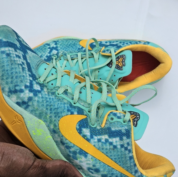 Custom Kobe 8 System - Green Glow - Picture 2 of 6